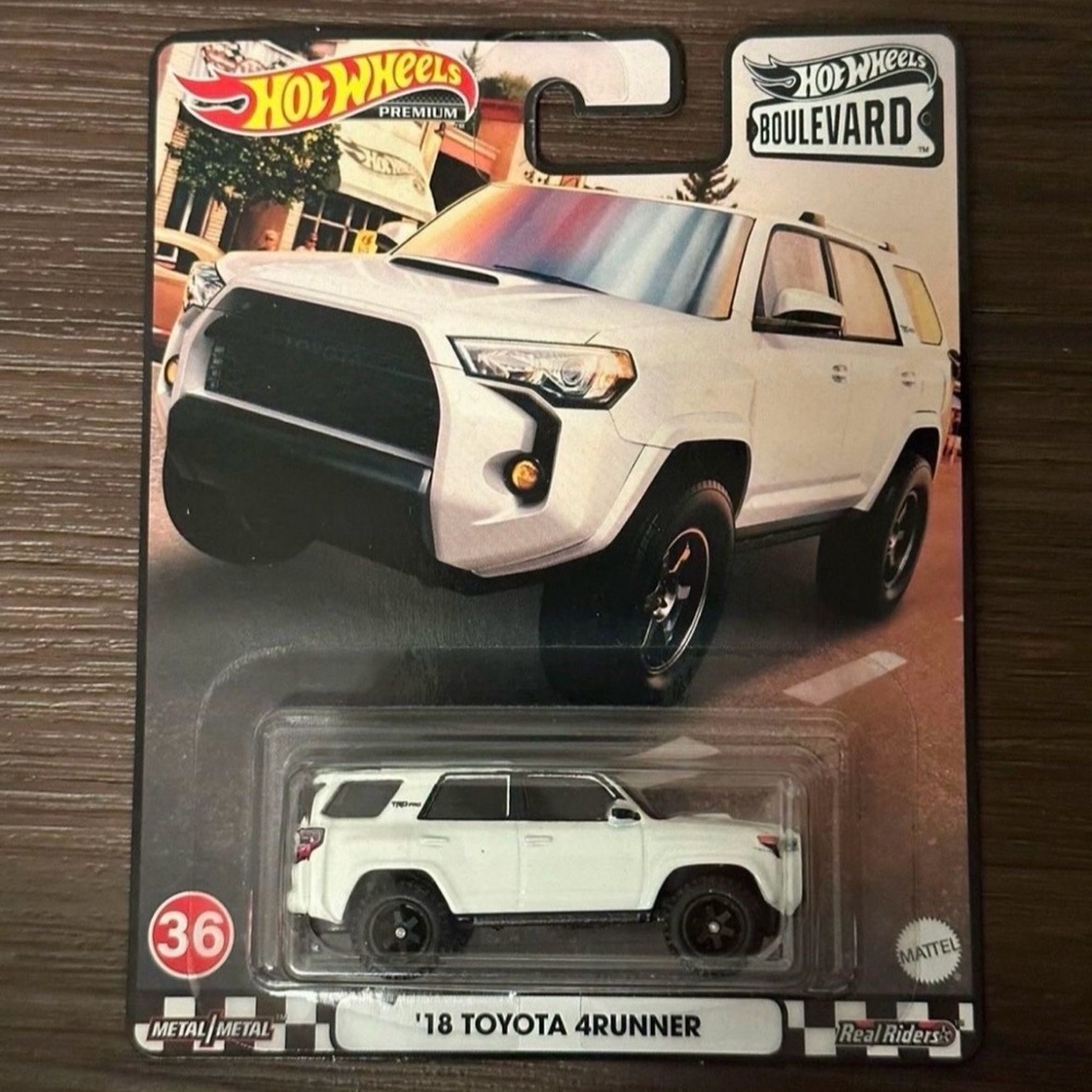 Hot Wheels '18 Toyota 4Runner White Die-Cast Vehicle